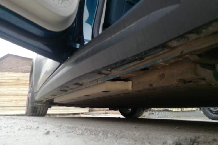 Used ORA Good Cat 2023 401 km Standard Range Luxury Version Lithium Iron Phosphate Left Side Sill
