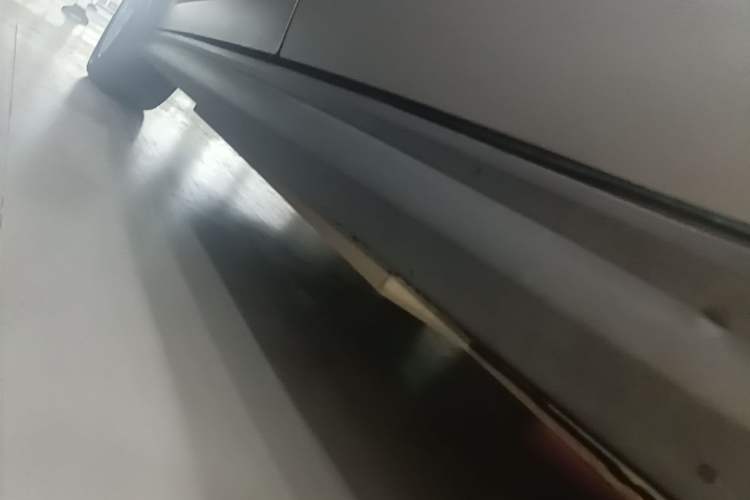 Used ORA Good Cat 2023 401 km Standard Range Luxury Version Lithium Iron Phosphate Left Side Sill