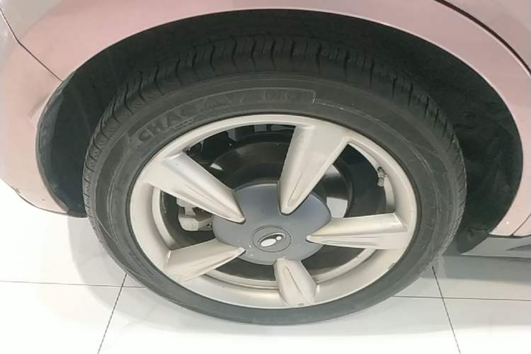 Used ORA Good Cat 2023 401 km Standard Range Prestige Version Lithium Iron Phosphate Right Rear Wheel Hub