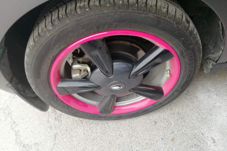 Used ORA Good Cat 2023 401 km Standard Range Luxury Version Lithium Iron Phosphate Right Rear Wheel Hub