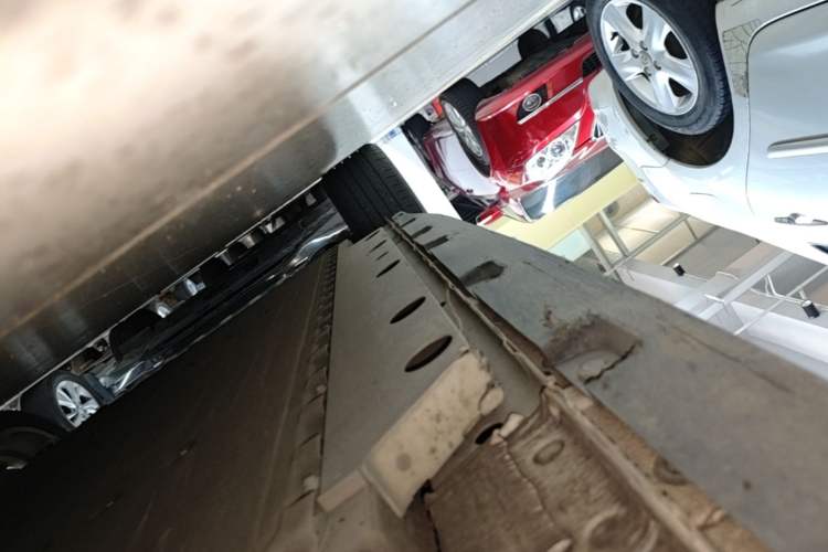 Used ORA Good Cat 2023 401 km Standard Range Luxury Version Lithium Iron Phosphate Right Side Sill