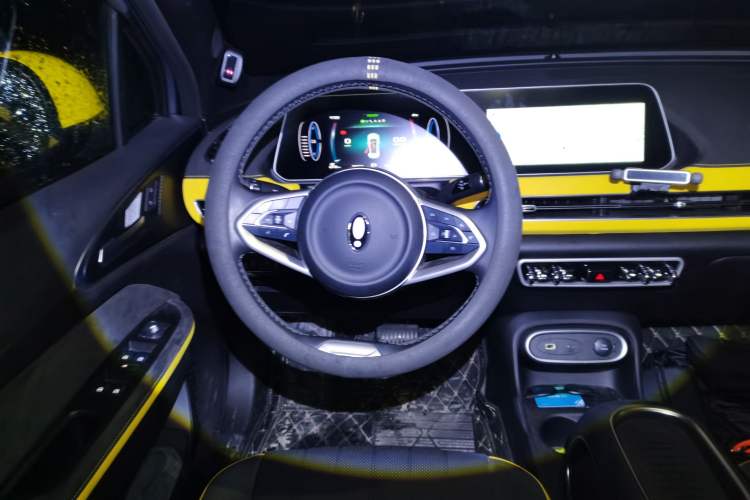 Used ORA Good Cat 2023 401 km Standard Range Prestige Version Lithium Iron Phosphate Steering Wheel