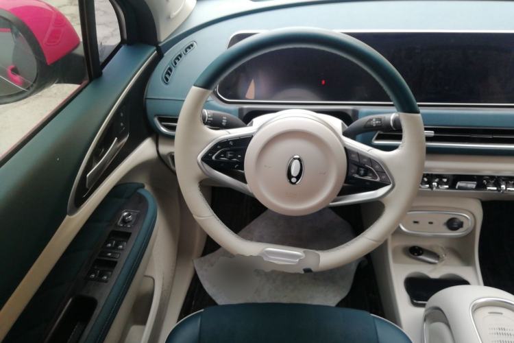 Used ORA Good Cat 2023 401 km Standard Range Luxury Version Lithium Iron Phosphate Steering Wheel