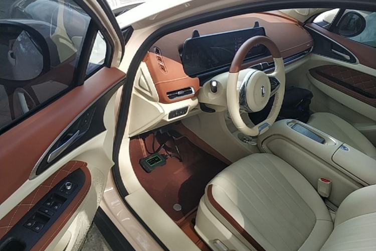 Used ORA Good Cat 2023 401 km Standard Range Luxury Version Lithium Iron Phosphate Driver Seat
