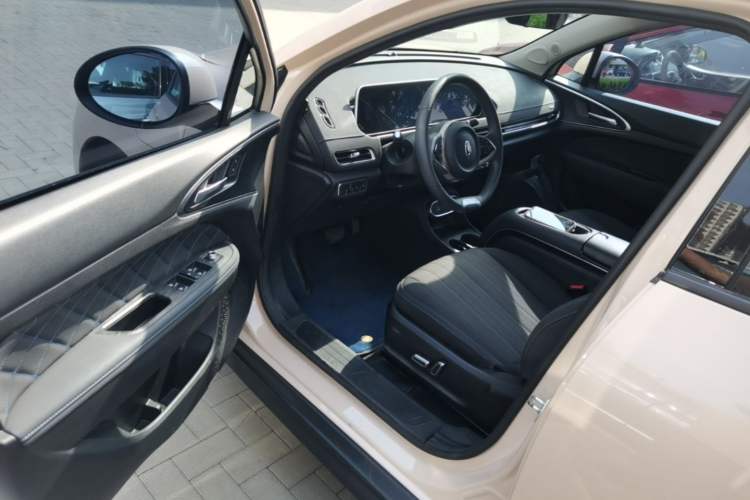 Used ORA Good Cat 2023 401 km Standard Range Comfort Version Lithium Iron Phosphate Driver Seat