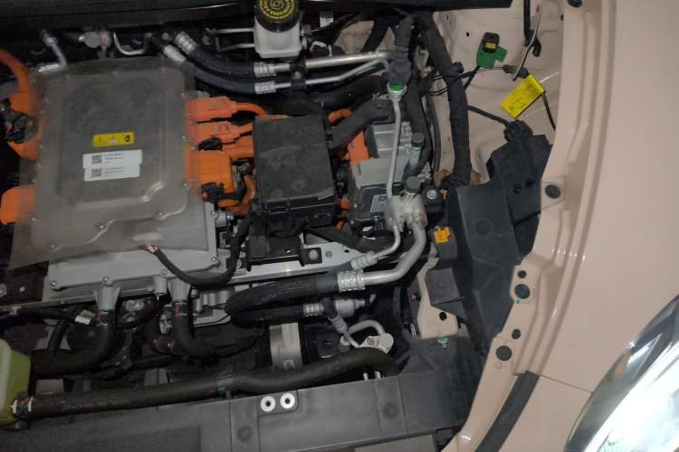 Used ORA Good Cat 2023 401 km Standard Range Prestige Version Lithium Iron Phosphate Engine Bay Left
