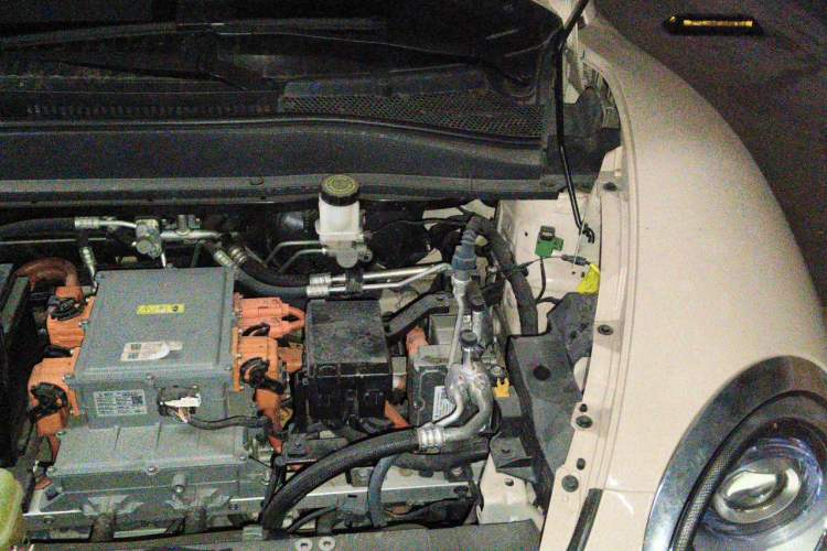 Used ORA Good Cat 2023 401 km Standard Range Luxury Version Lithium Iron Phosphate Engine Bay Left