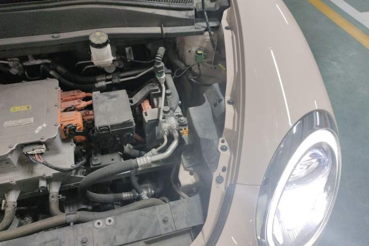 Used ORA Good Cat 2023 401 km Standard Range Prestige Version Lithium Iron Phosphate Engine Bay Left