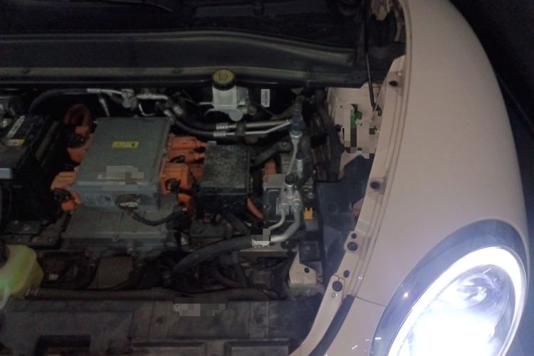 Used ORA Good Cat 2023 401 km Standard Range Premium Version Lithium Iron Phosphate Engine Bay Left