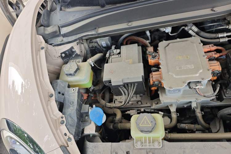 Used ORA Good Cat 2023 401 km Standard Range Prestige Version Lithium Iron Phosphate Engine Bay Right