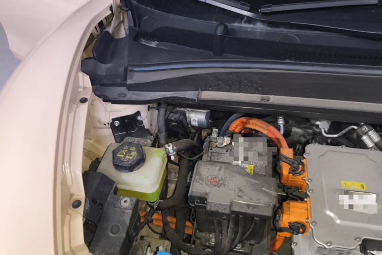 Used ORA Good Cat 2023 401 km Standard Range Comfort Version Lithium Iron Phosphate Engine Bay Right