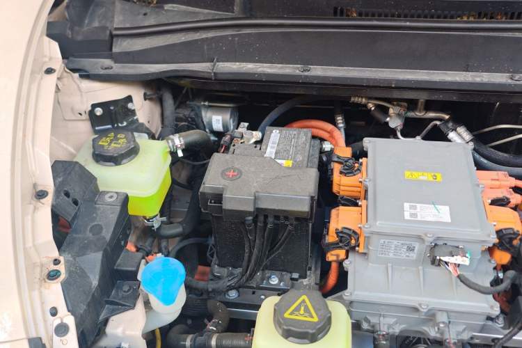 Used ORA Good Cat 2023 501 km Long-Range Premium Version Lithium Iron Phosphate Engine Bay Right