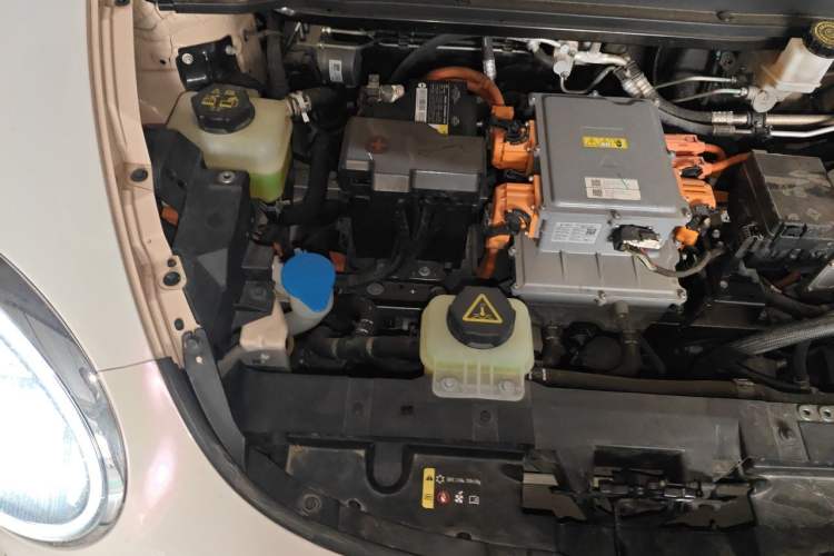 Used ORA Good Cat 2023 401 km Standard Range Luxury Version Lithium Iron Phosphate Engine Bay Right