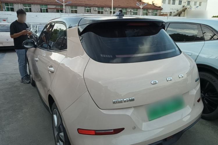 Used ORA Good Cat 2023 401 km Standard Range Luxury Version Lithium Iron Phosphate Exterior 2