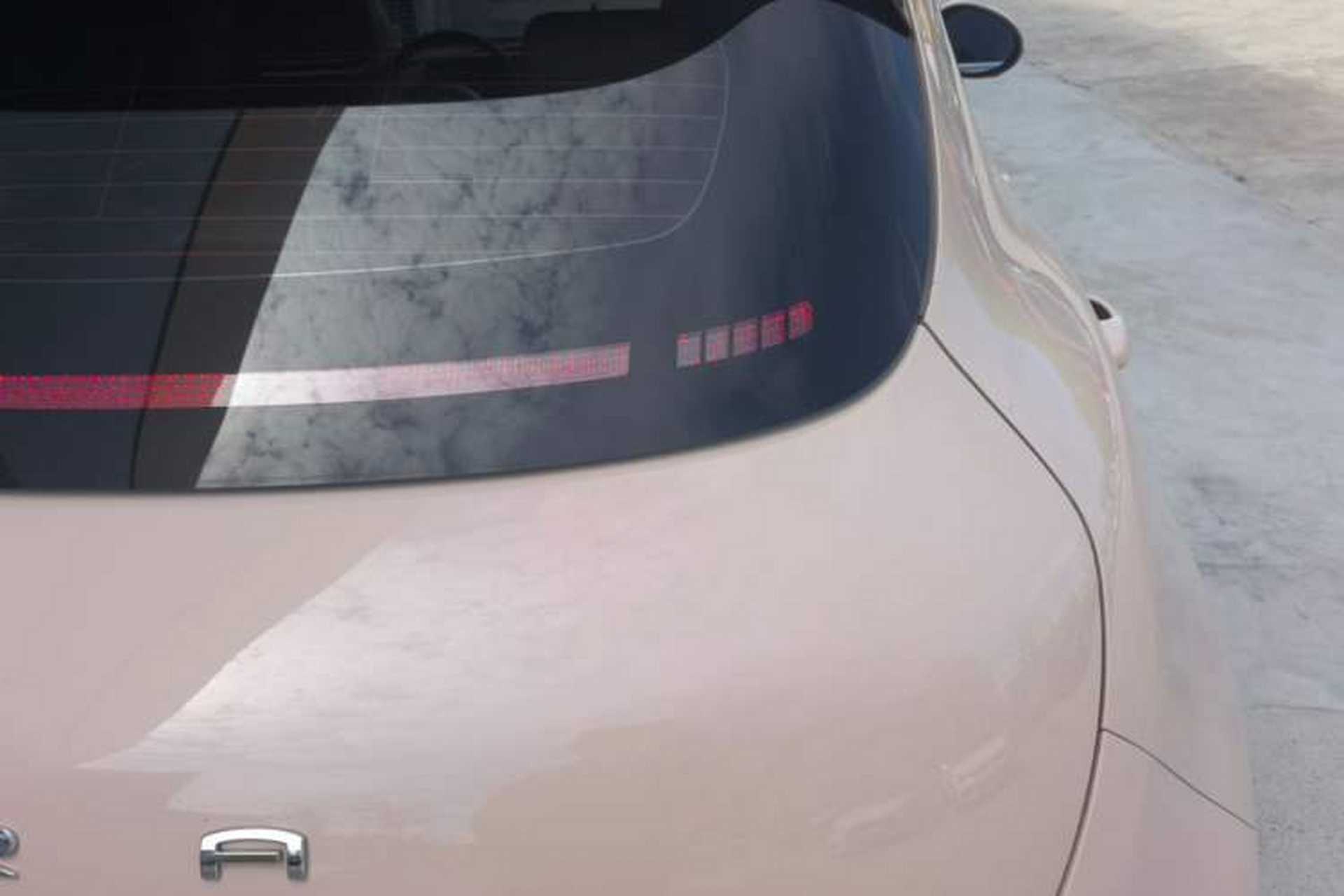 Used ORA Good Cat 2023 401 km Standard Range Luxury Version Lithium Iron Phosphate Exterior 3