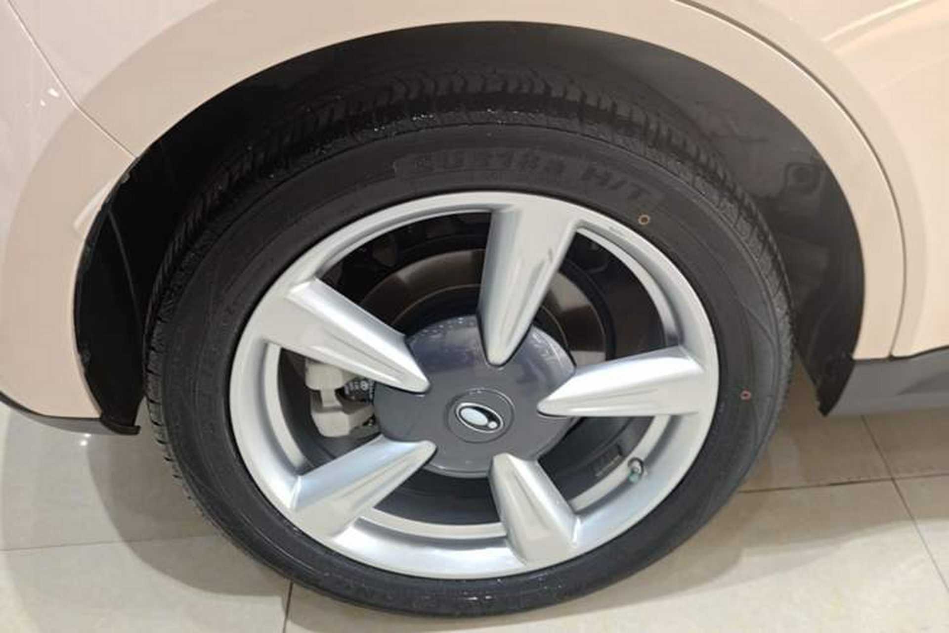 Used ORA Good Cat 2023 401 km Standard Range Luxury Version Lithium Iron Phosphate Exterior 5
