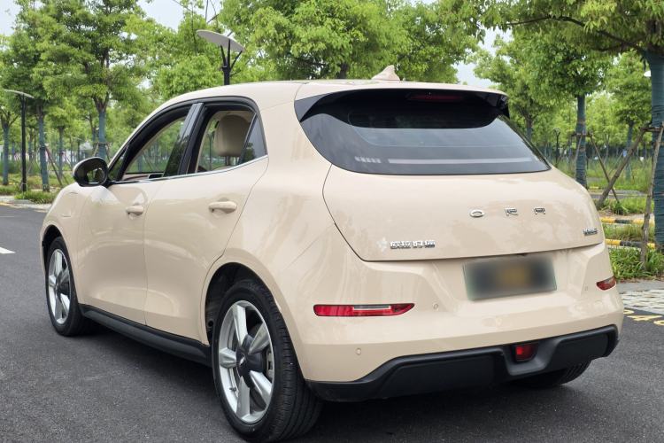 Used ORA Good Cat 2023 401 km Standard Range Luxury Version Lithium Iron Phosphate Exterior 5