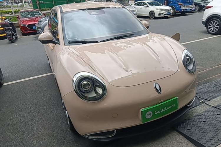 Used ORA Good Cat 2023 401 km Standard Range Luxury Version Ternary Lithium Front Right 45 Deg