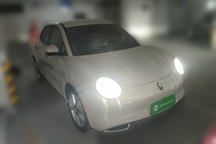 Used ORA Good Cat 2023 401 km Standard Range Luxury Version Lithium Iron Phosphate Front Right 45 Deg