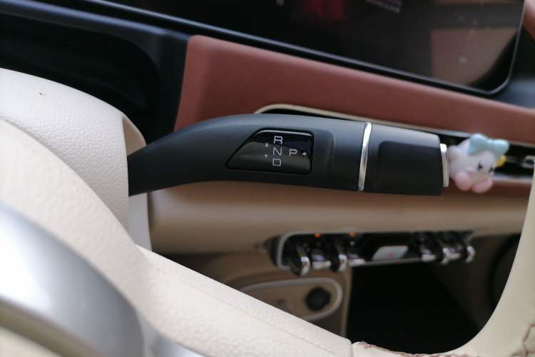 Used ORA Good Cat 2023 401 km Standard Range Luxury Version Ternary Lithium Gear Lever