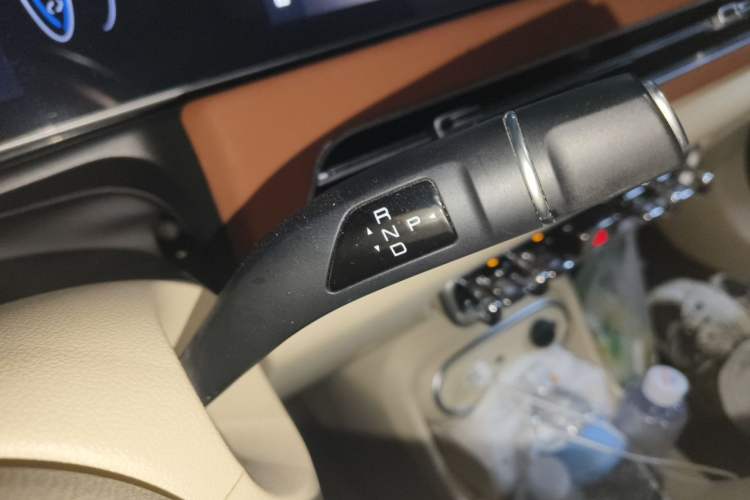 Used ORA Good Cat 2023 401 km Standard Range Prestige Version Lithium Iron Phosphate Gear Lever