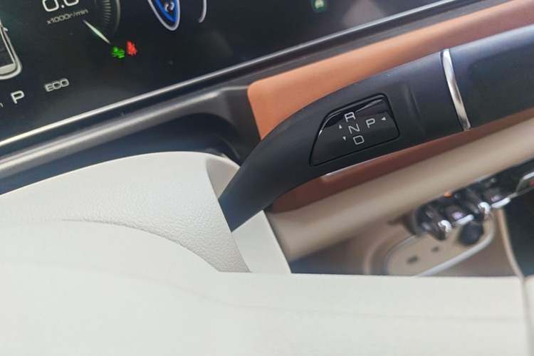 Used ORA Good Cat 2023 401 km Standard Range Comfort Version Lithium Iron Phosphate Gear Lever