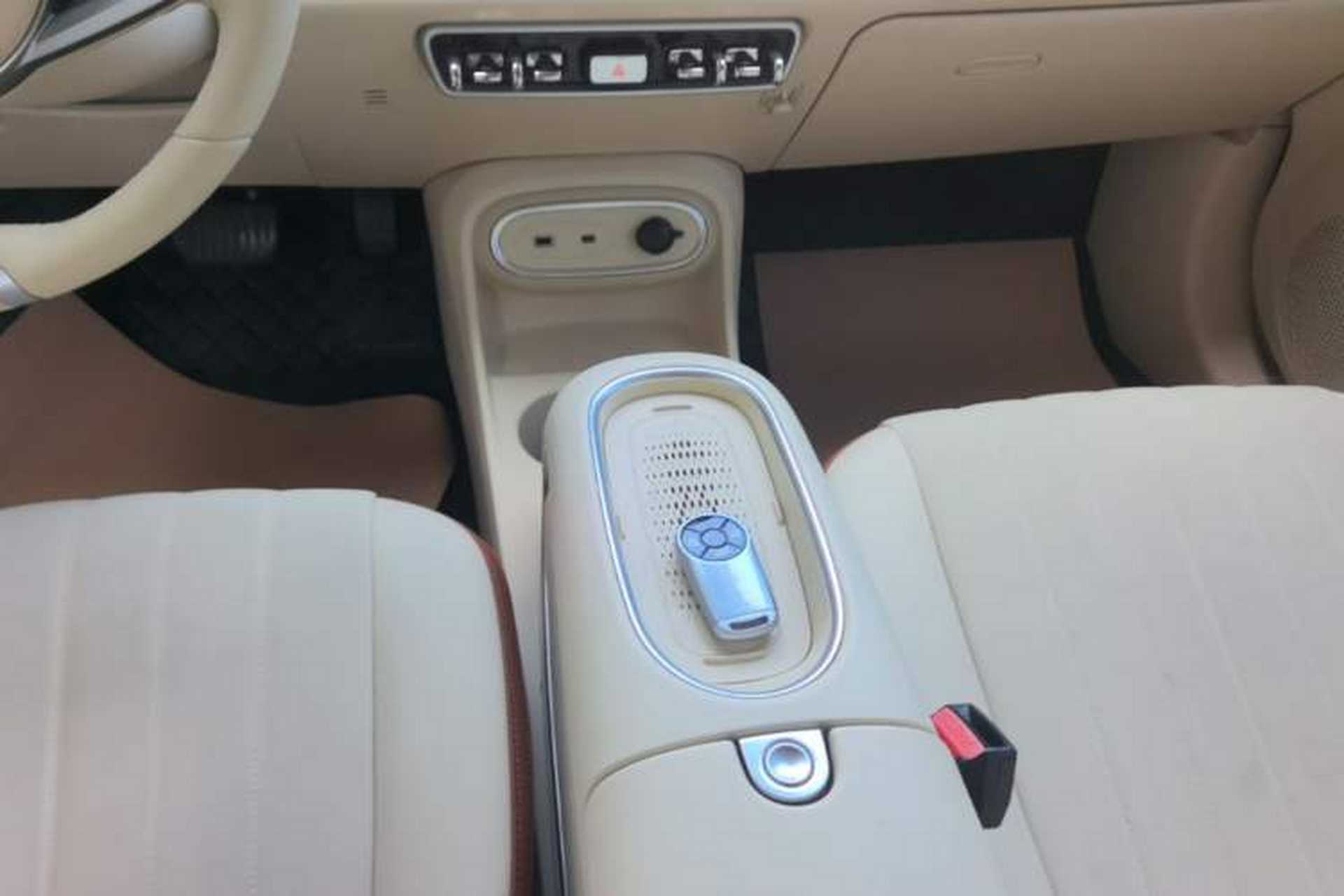 Used ORA Good Cat 2023 401 km Standard Range Luxury Version Lithium Iron Phosphate Gear Lever