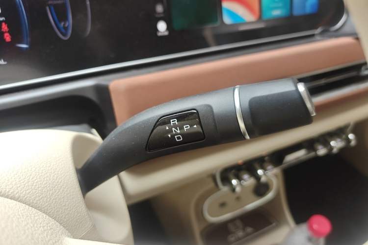 Used ORA Good Cat 2023 401 km Standard Range Prestige Version Lithium Iron Phosphate Gear Lever