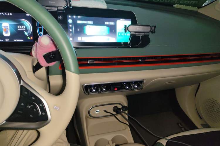 Used ORA Good Cat 2023 501 km Long-Range Luxury Version Lithium Iron Phosphate Audio And AC Panel