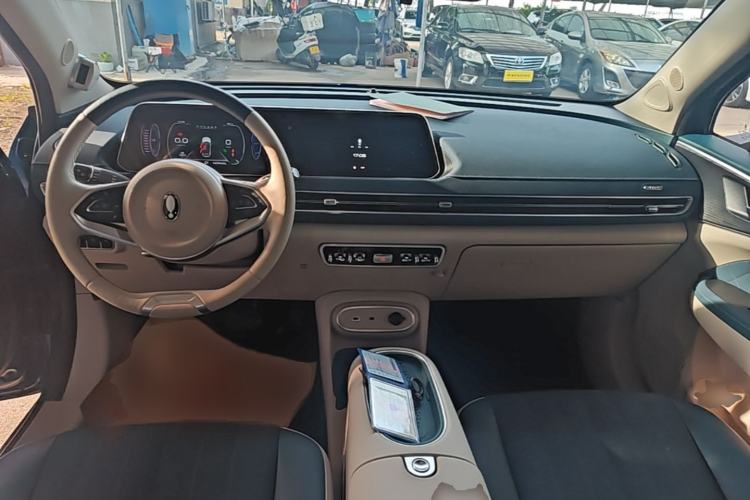 Used ORA Good Cat 2023 401 km Standard Range Prestige Version Lithium Iron Phosphate Center Console