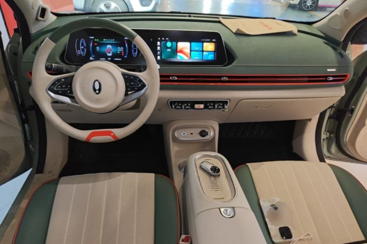 Used ORA Good Cat 2023 401 km Standard Range Luxury Version Ternary Lithium Center Console