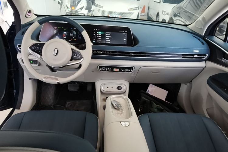 Used ORA Good Cat 2023 401 km Standard Range Premium Trim Ternary Lithium Center Console