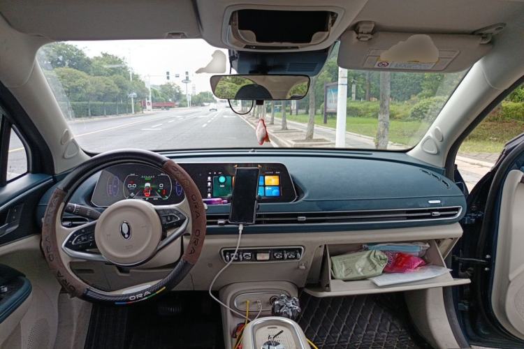 Used ORA Good Cat 2023 501 km Long-Range Luxury Version Lithium Iron Phosphate Center Console