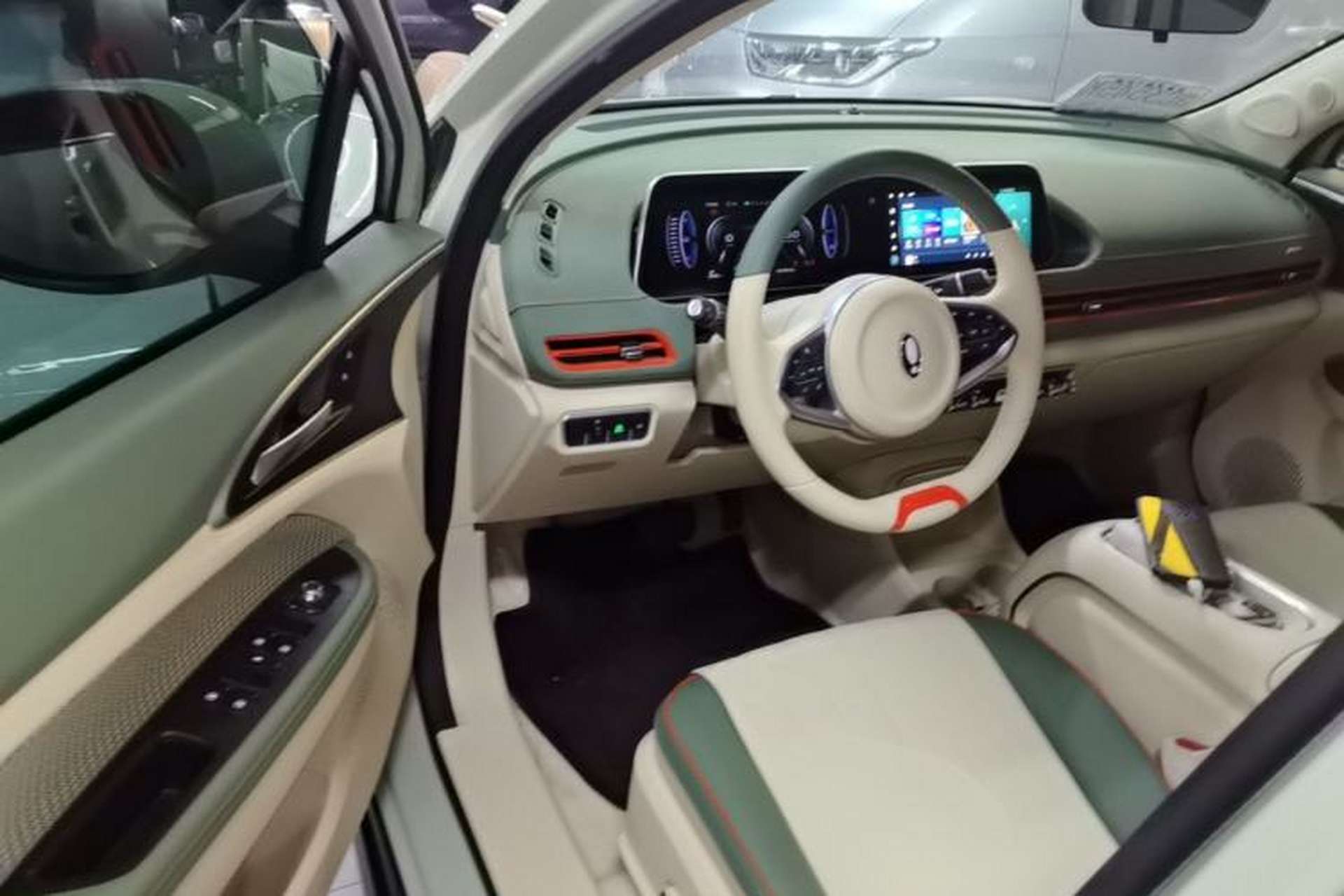 Used ORA Good Cat 2023 401 km Standard Range Luxury Version Lithium Iron Phosphate Driver Seat