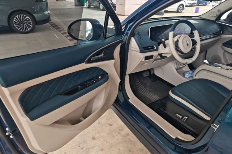 Used ORA Good Cat 2023 401 km Standard Range Luxury Version Lithium Iron Phosphate Driver Seat
