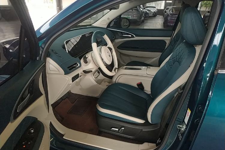 Used ORA Good Cat 2023 401 km Standard Range Premium Version Lithium Iron Phosphate Driver Seat
