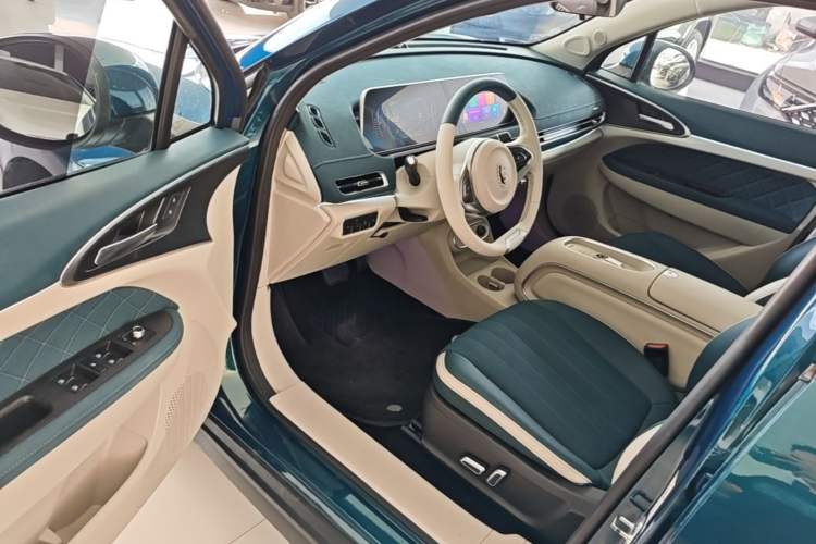 Used ORA Good Cat 2023 401 km Standard Range Premium Version Lithium Iron Phosphate Driver Seat