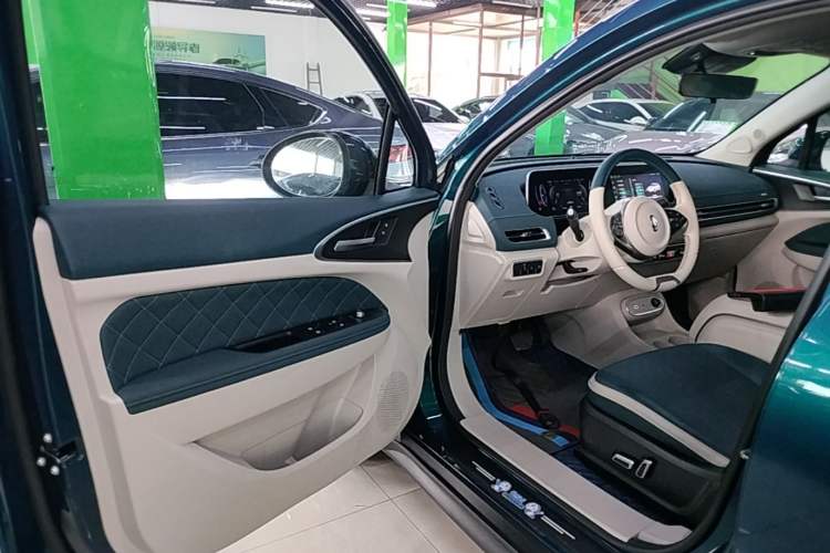 Used ORA Good Cat 2023 401 km Standard Range Luxury Version Lithium Iron Phosphate Driver Seat