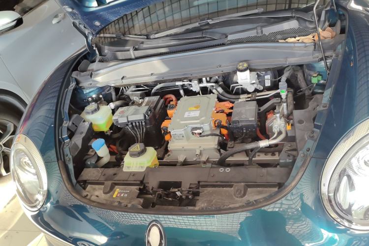 Used ORA Good Cat 2023 401 km Standard Range Luxury Version Lithium Iron Phosphate Engine Bay