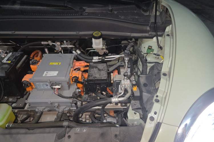 Used ORA Good Cat 2023 401 km Standard Range Luxury Version Lithium Iron Phosphate Engine Bay Left