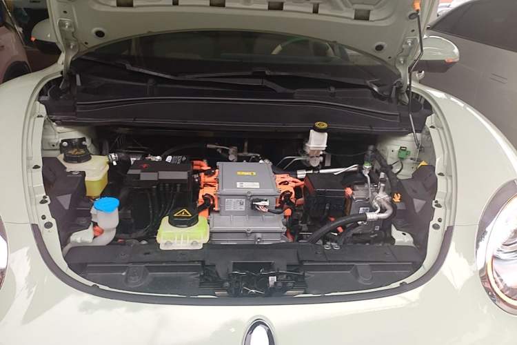 Used ORA Good Cat 2023 401 km Standard Range Premium Version Lithium Iron Phosphate Engine Bay