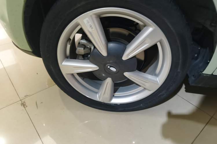 Used ORA Good Cat 2023 401 km Standard Range Luxury Version Lithium Iron Phosphate Exterior 5