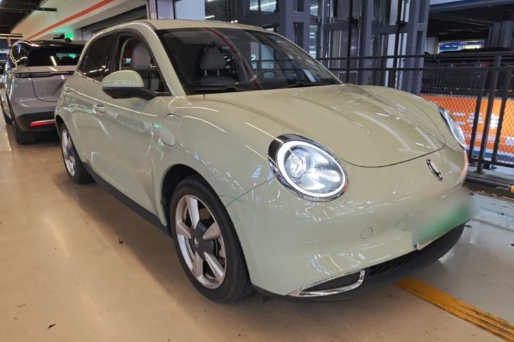 Used ORA Good Cat 2023 401 km Standard Range Luxury Version Ternary Lithium Front Right 45 Deg