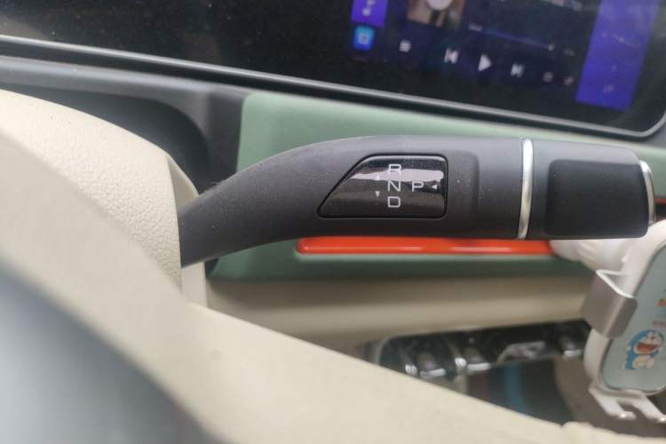 Used ORA Good Cat 2023 401 km Standard Range Luxury Version Lithium Iron Phosphate Gear Lever
