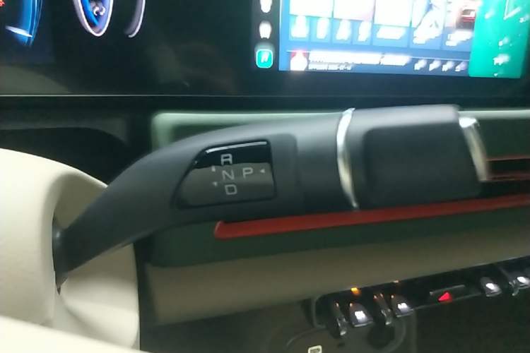 Used ORA Good Cat 2023 401 km Standard Range Comfort Version Lithium Iron Phosphate Gear Lever