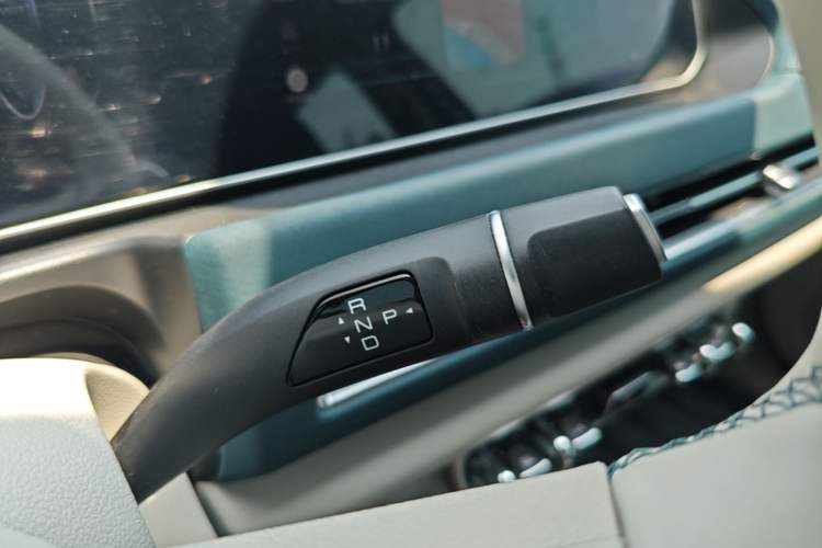 Used ORA Good Cat 2023 401 km Standard Range Prestige Version Lithium Iron Phosphate Gear Lever