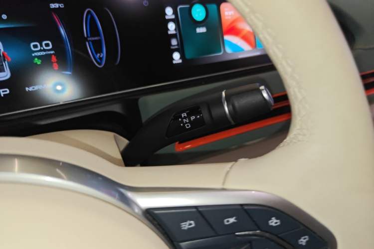 Used ORA Good Cat 2023 401 km Standard Range Luxury Version Ternary Lithium Gear Lever