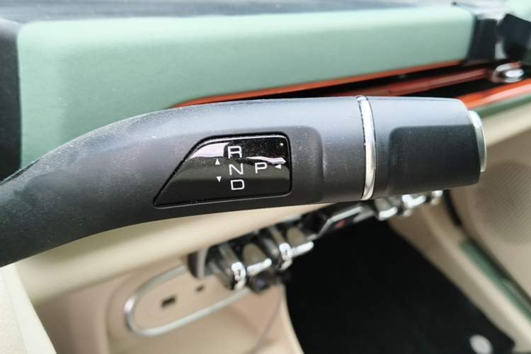 Used ORA Good Cat 2023 401 km Standard Range Luxury Version Lithium Iron Phosphate Gear Lever