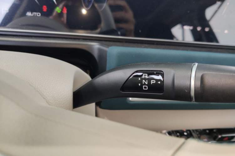 Used ORA Good Cat 2023 401 km Standard Range Luxury Version Ternary Lithium Gear Lever