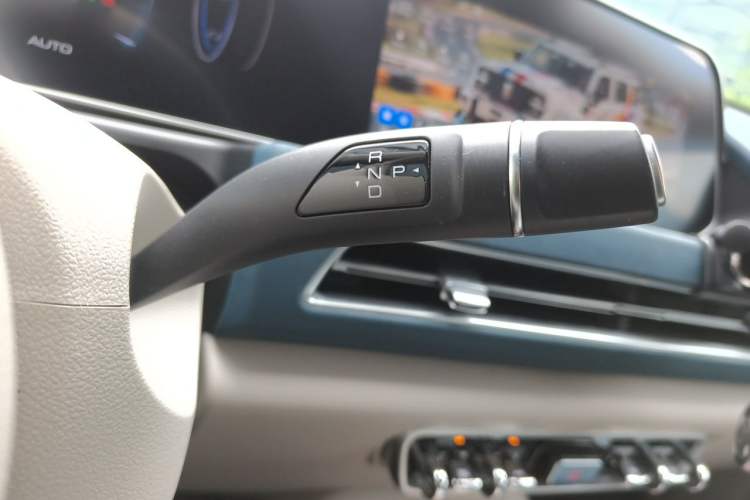 Used ORA Good Cat 2023 401 km Standard Range Premium Trim Ternary Lithium Gear Lever